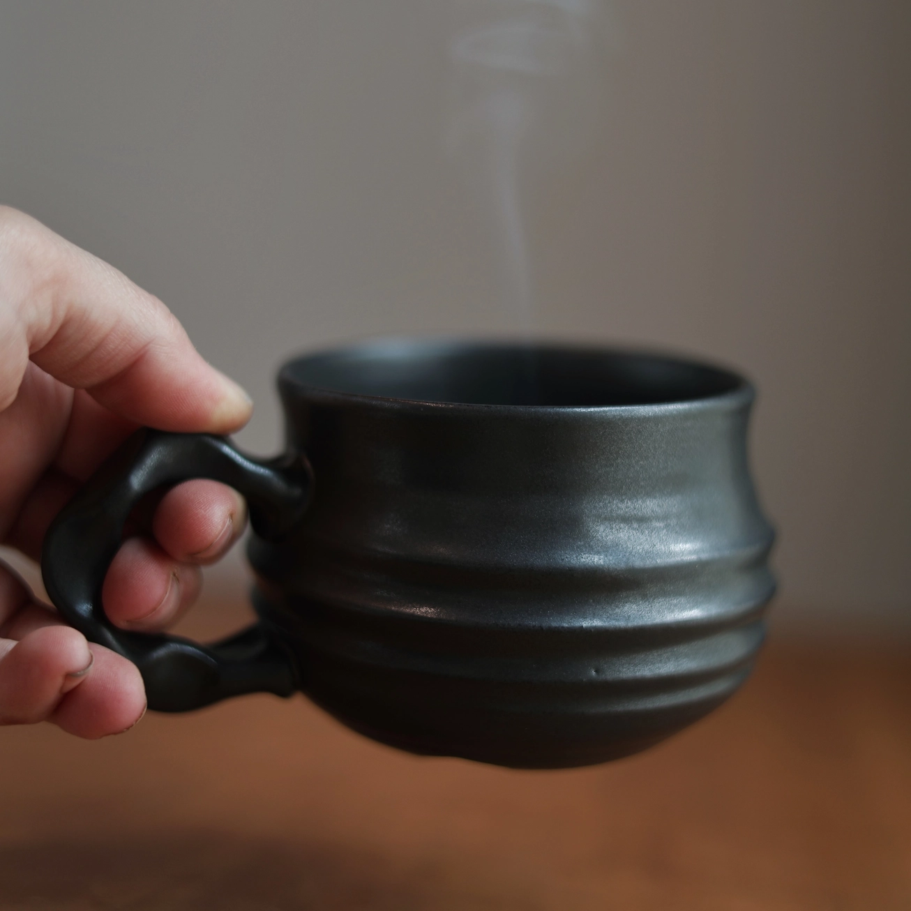 gravesco-black-cauldron-mug4